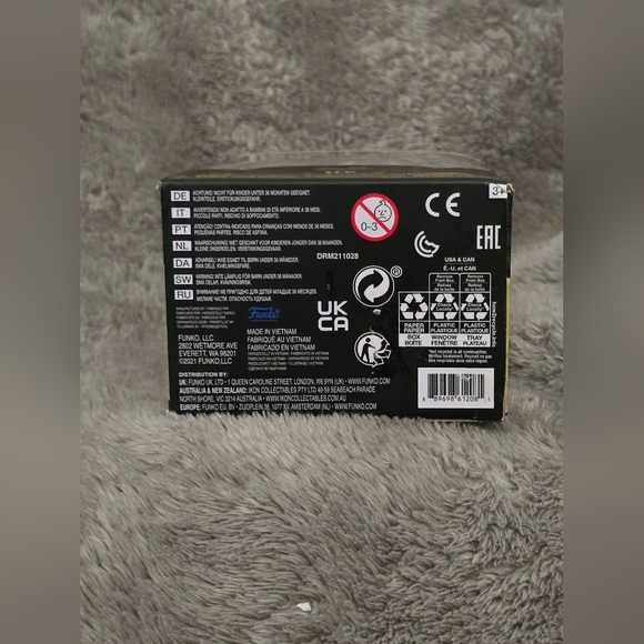 Pokémon TCG "KLARA" Premium Tournament Collection W/ DECK BOX CARD SLEEVES - Picture 7 of 7